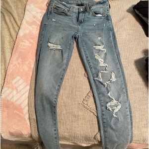 american eagle ripped jeans 2 SHORT